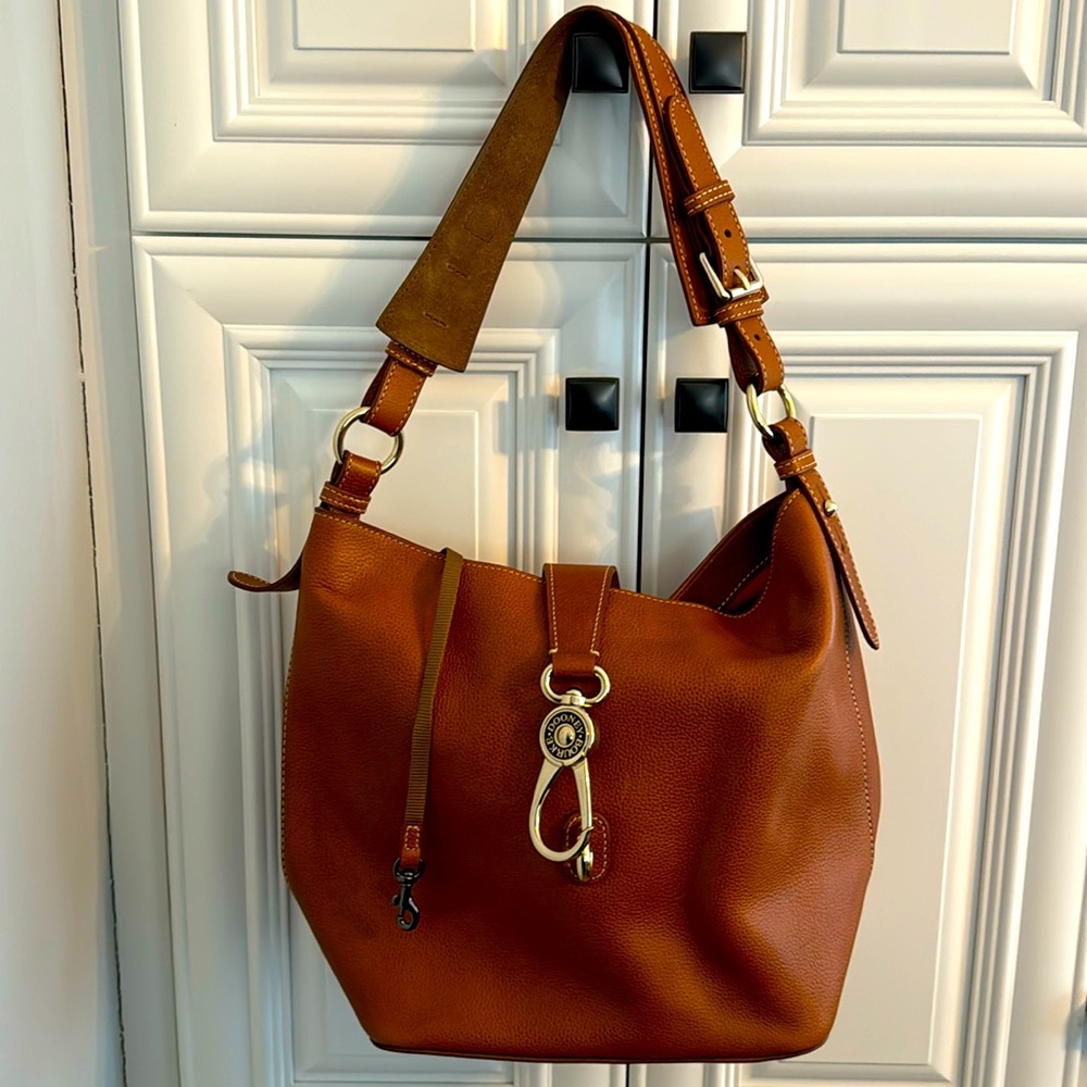 Dooney and Bourke signature logo lock shoulder bag